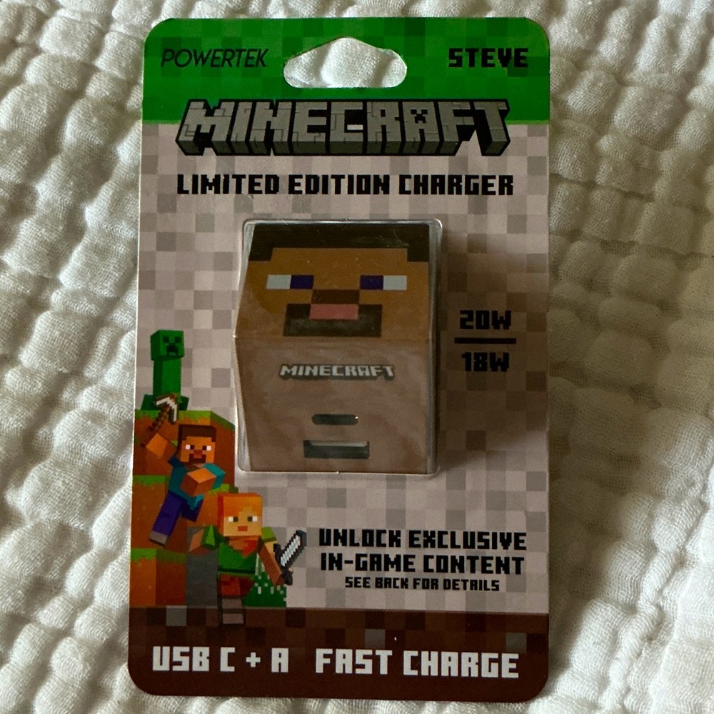 Minecraft Limited, edition charger in Steve, character, USB-C and a fast charge